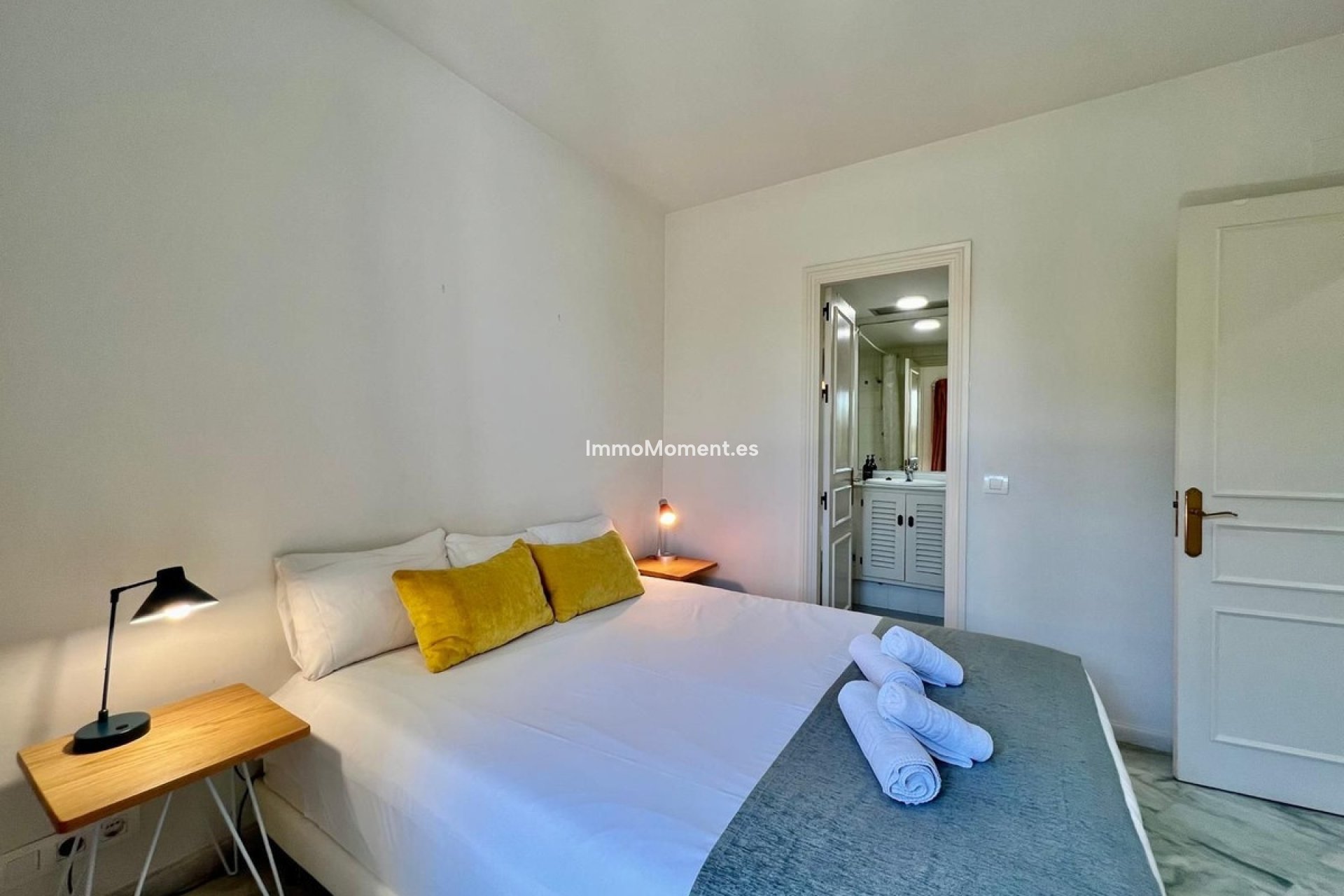 Resale - Apartment - Marbella - Elviria