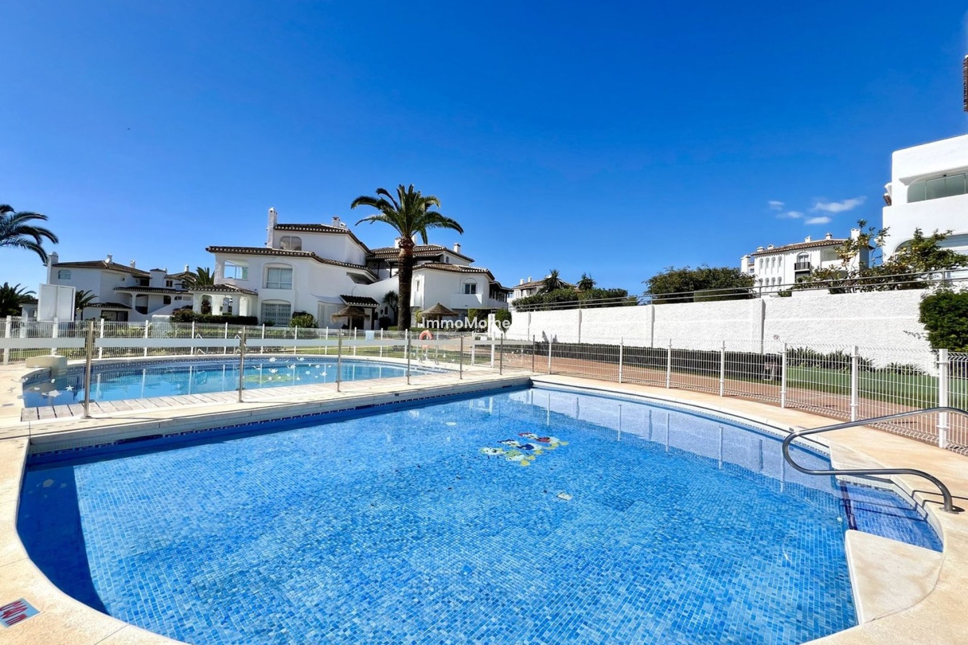 Resale - Apartment - Marbella - Elviria