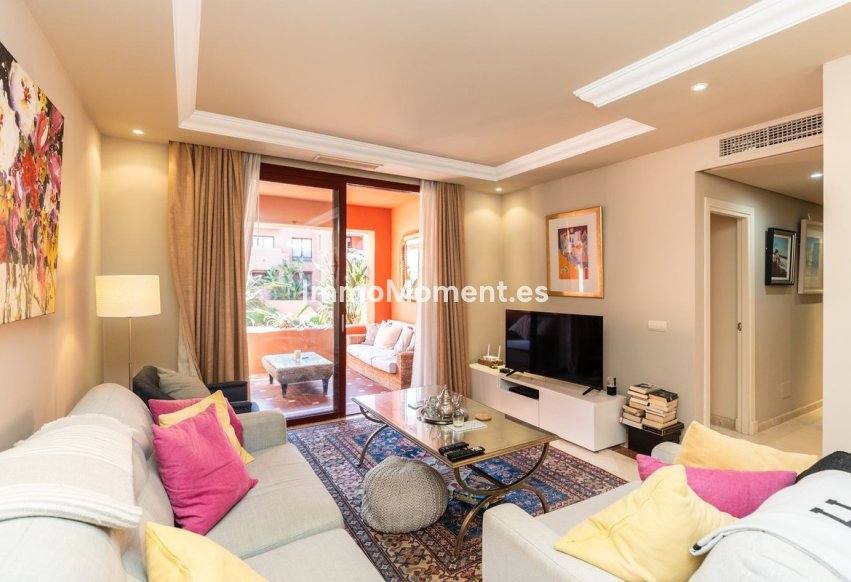 Resale - Apartment - Marbella - Elviria