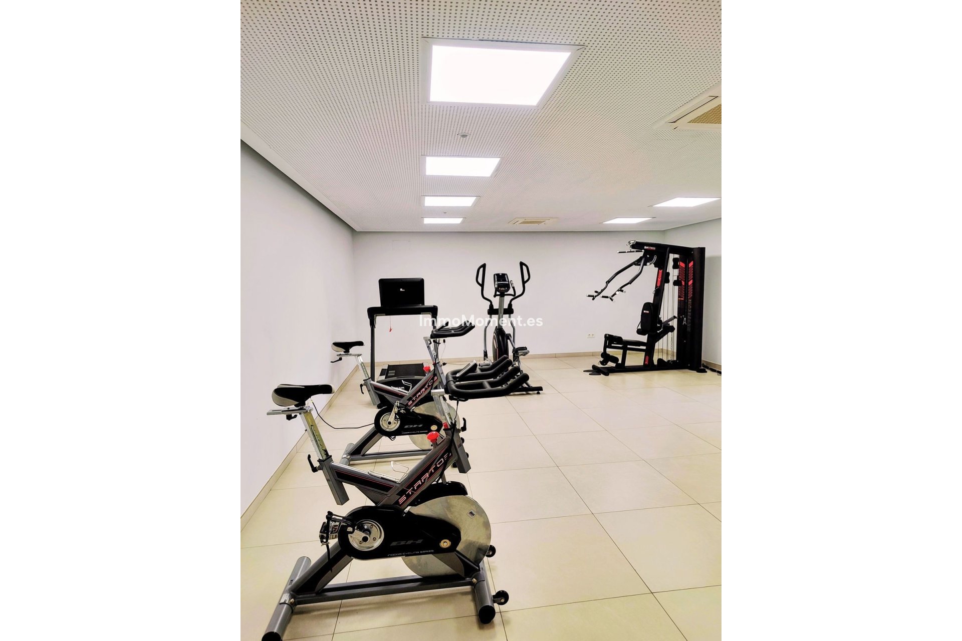 Resale - Apartment - Marbella - Elviria
