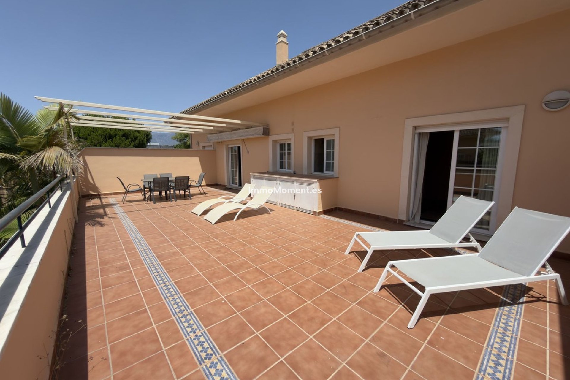 Resale - Apartment - Marbella - Elviria