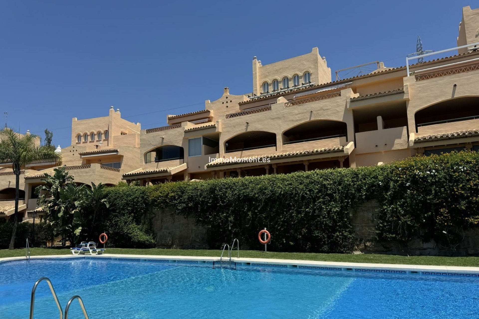 Resale - Apartment - Marbella - Elviria