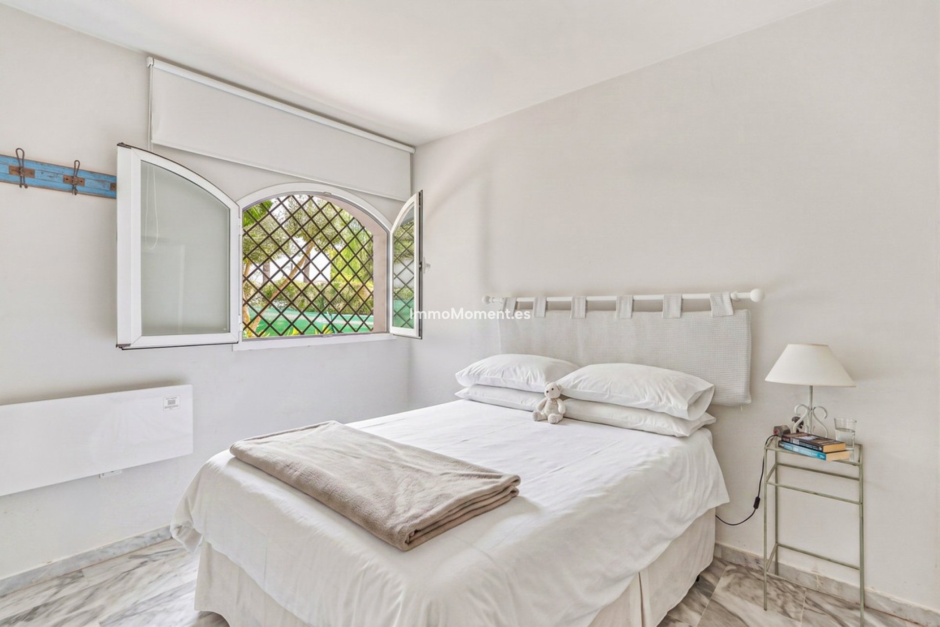 Resale - Apartment - Marbella - Elviria