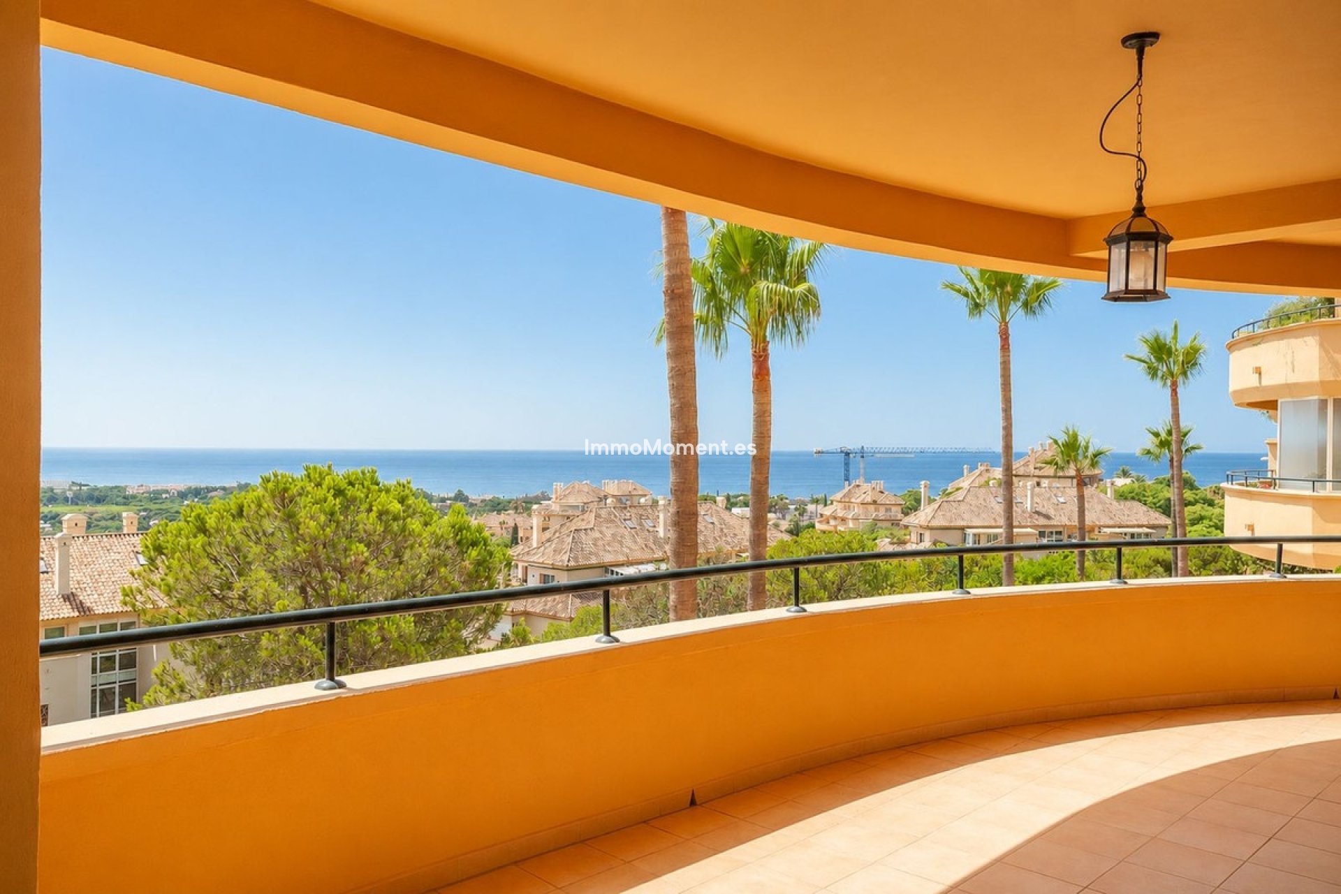 Resale - Apartment - Marbella - Elviria