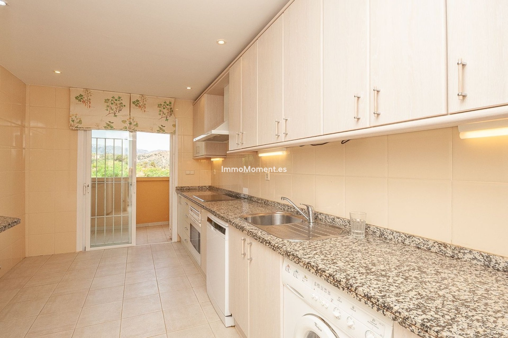 Resale - Apartment - Marbella - Elviria