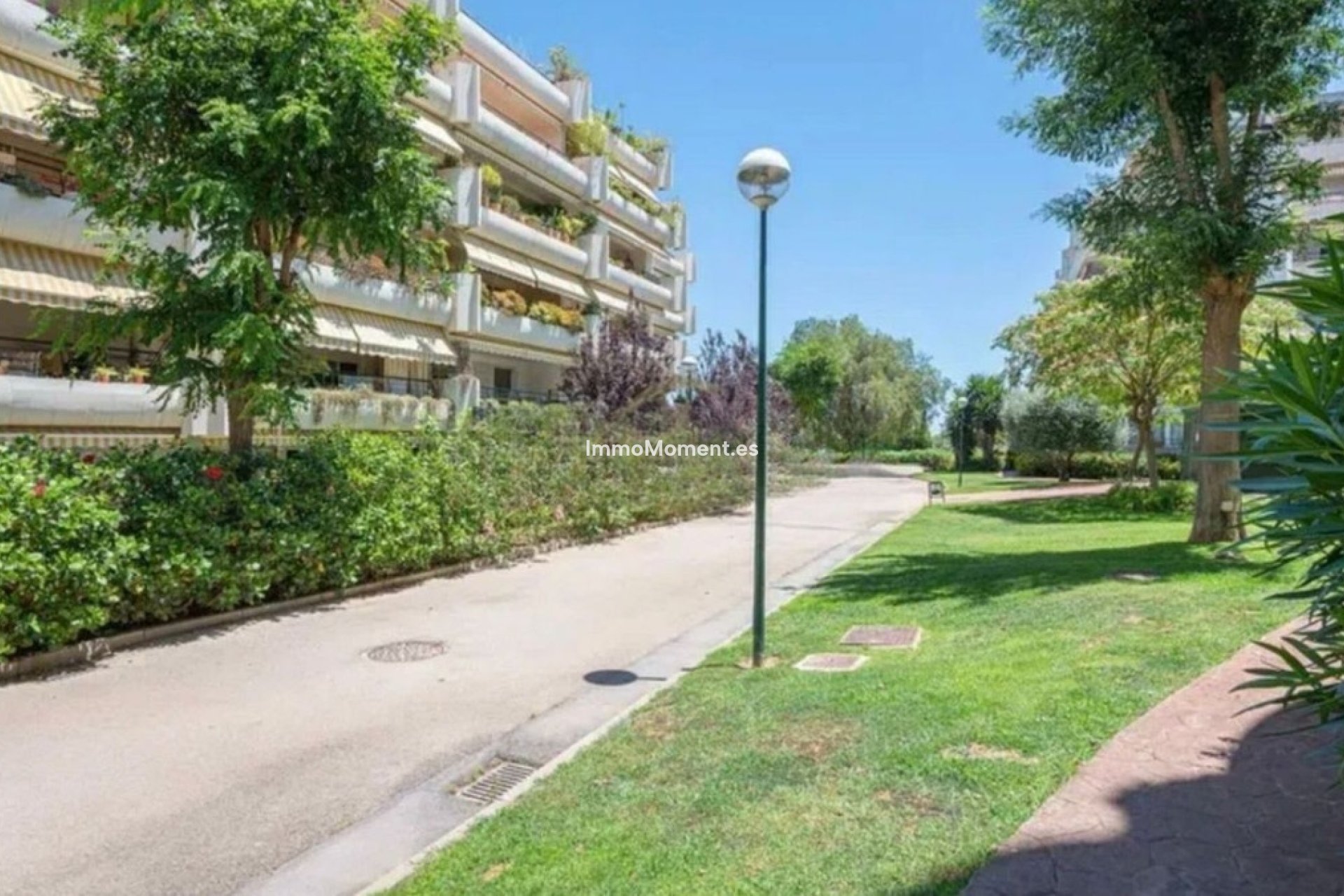 Resale - Apartment - Marbella - Guadalmina Alta