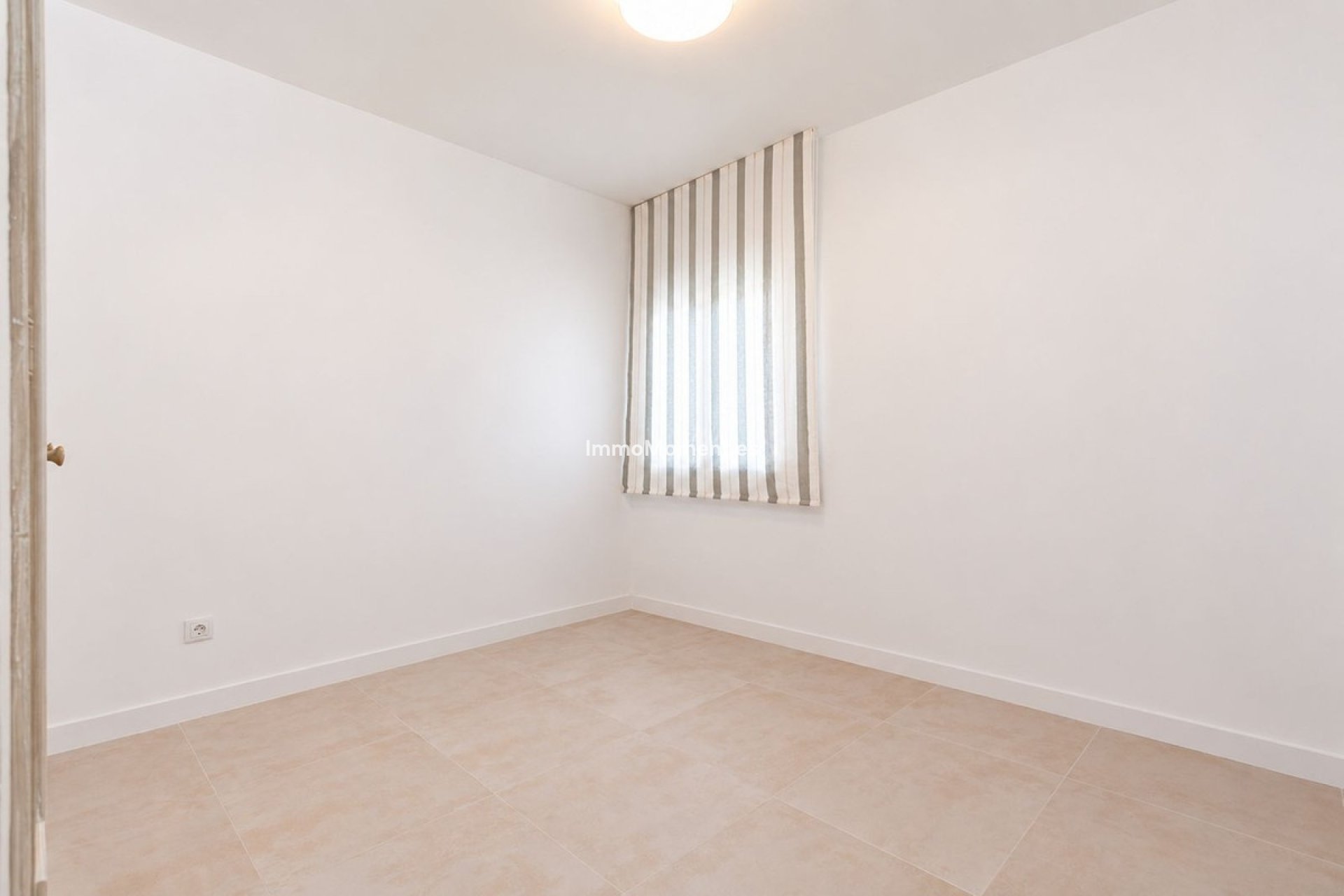 Resale - Apartment - Marbella - Guadalmina Alta