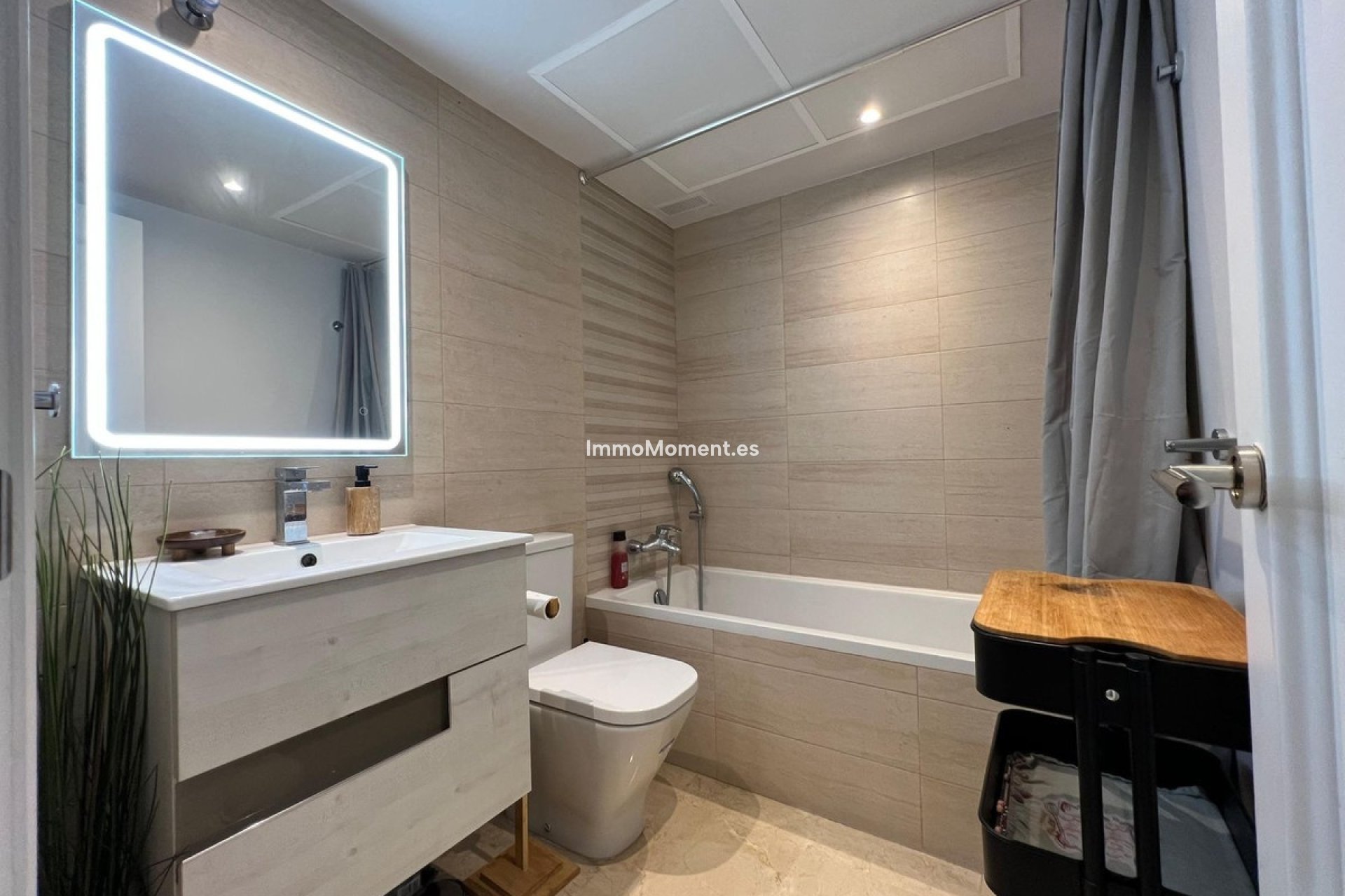 Resale - Apartment - Marbella - Guadalmina Alta