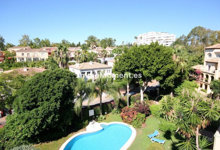 Resale - Apartment - Marbella - Guadalmina Alta