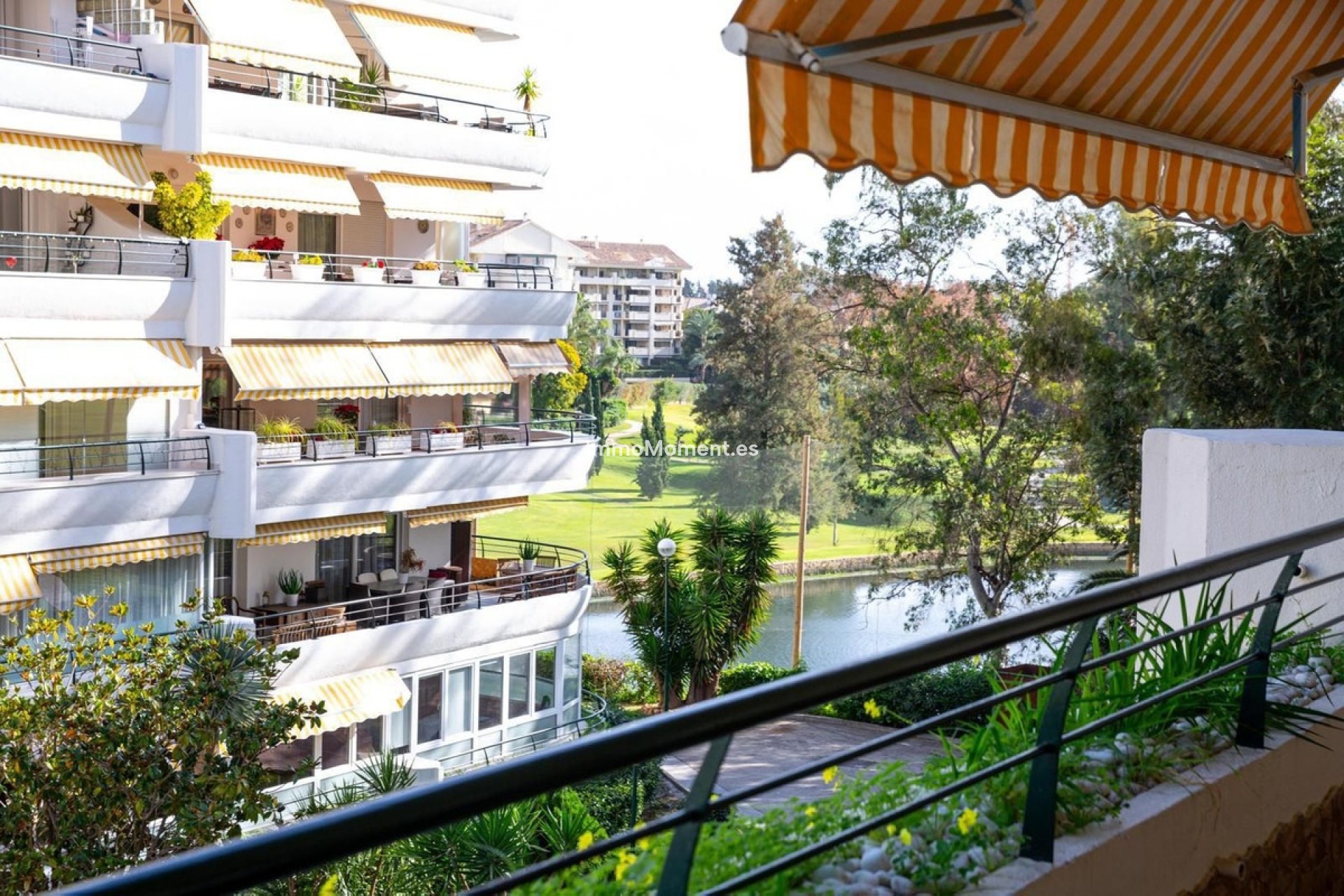 Resale - Apartment - Marbella - Guadalmina Alta