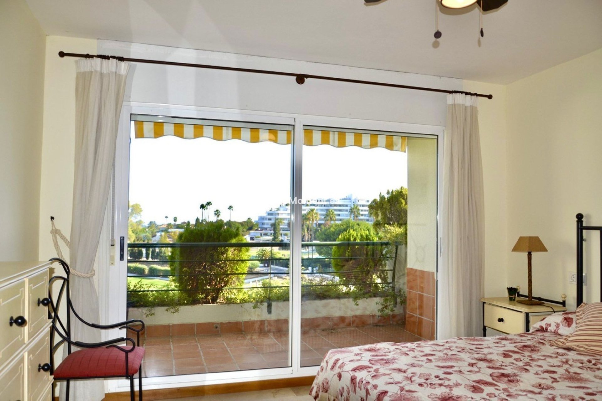 Resale - Apartment - Marbella - Guadalmina Alta