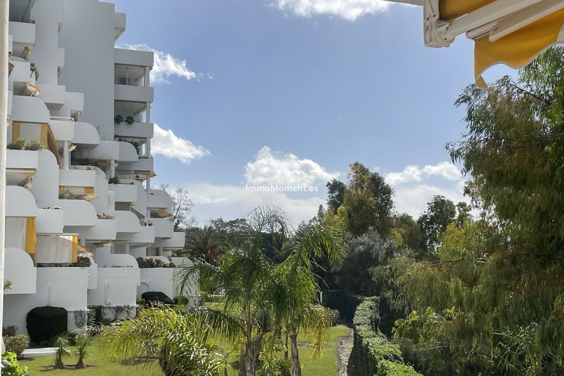 Resale - Apartment - Marbella - Guadalmina Alta