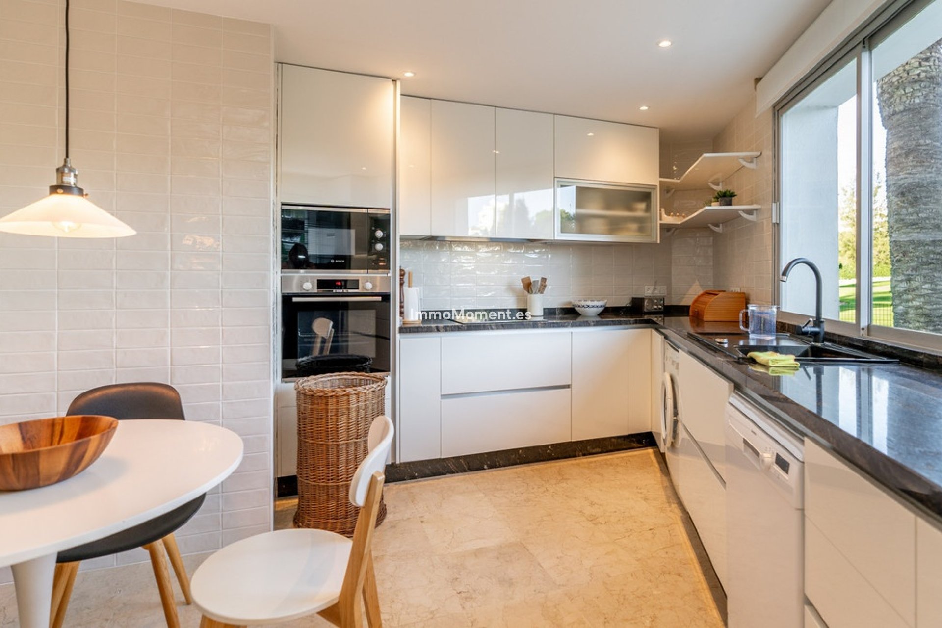 Resale - Apartment - Marbella - Guadalmina Alta