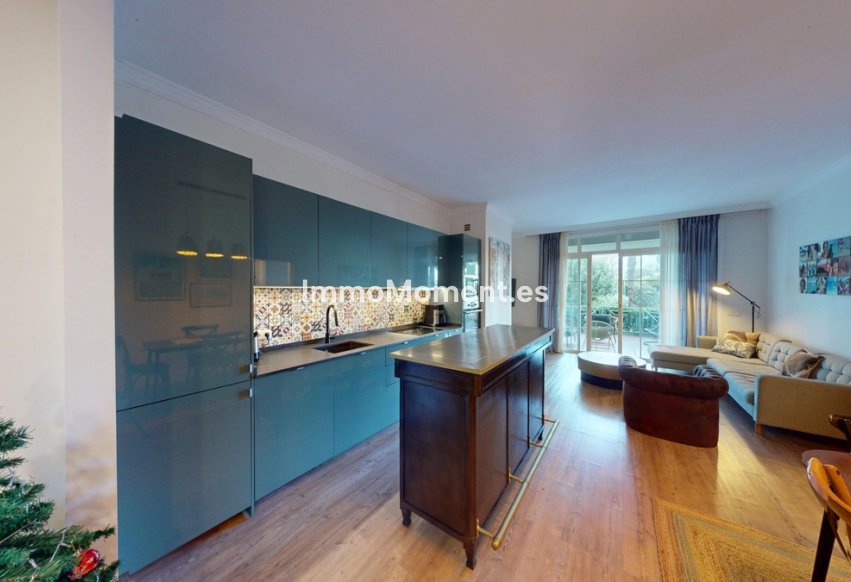 Resale - Apartment - Marbella - Guadalmina Alta