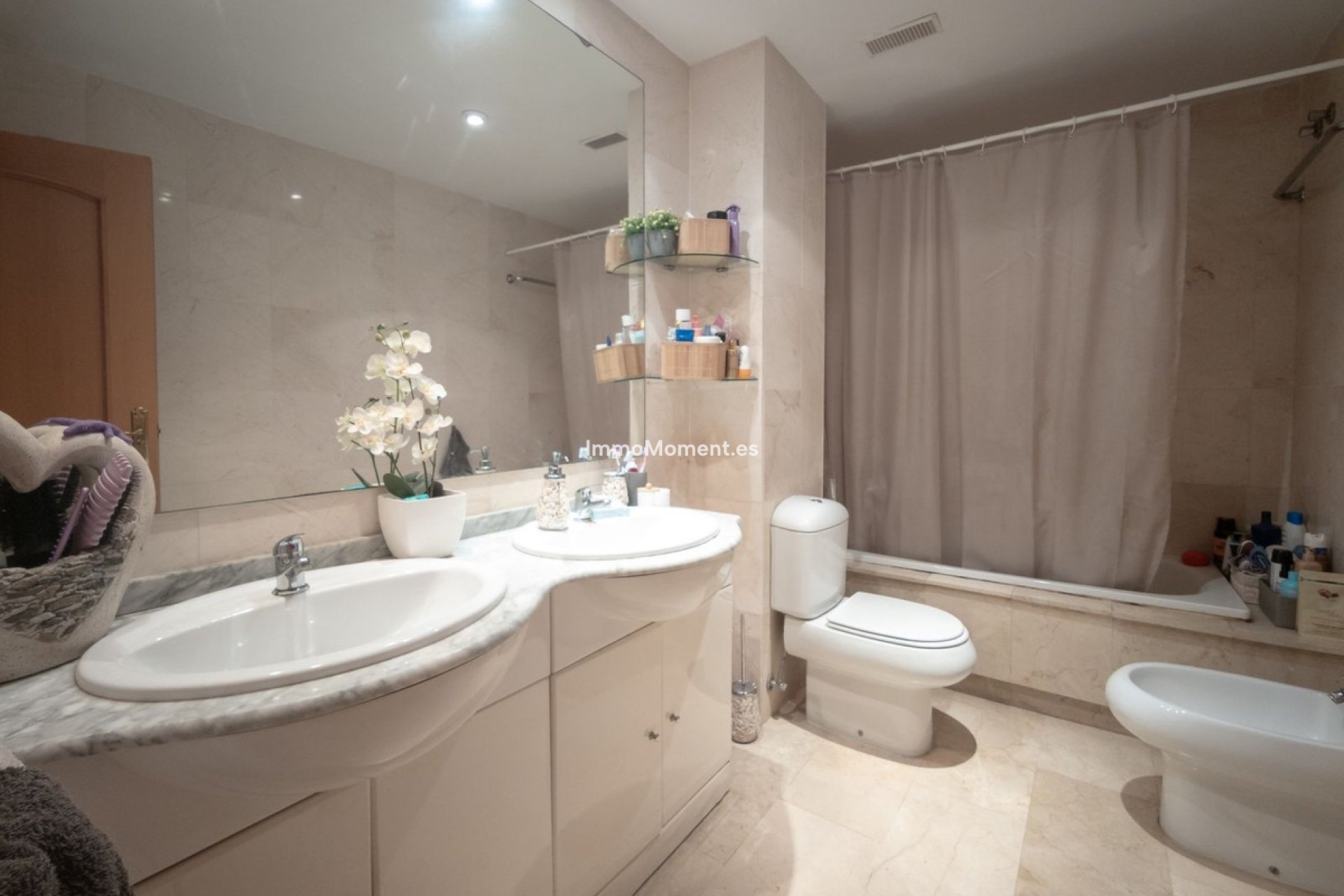 Resale - Apartment - Marbella - Guadalmina Alta