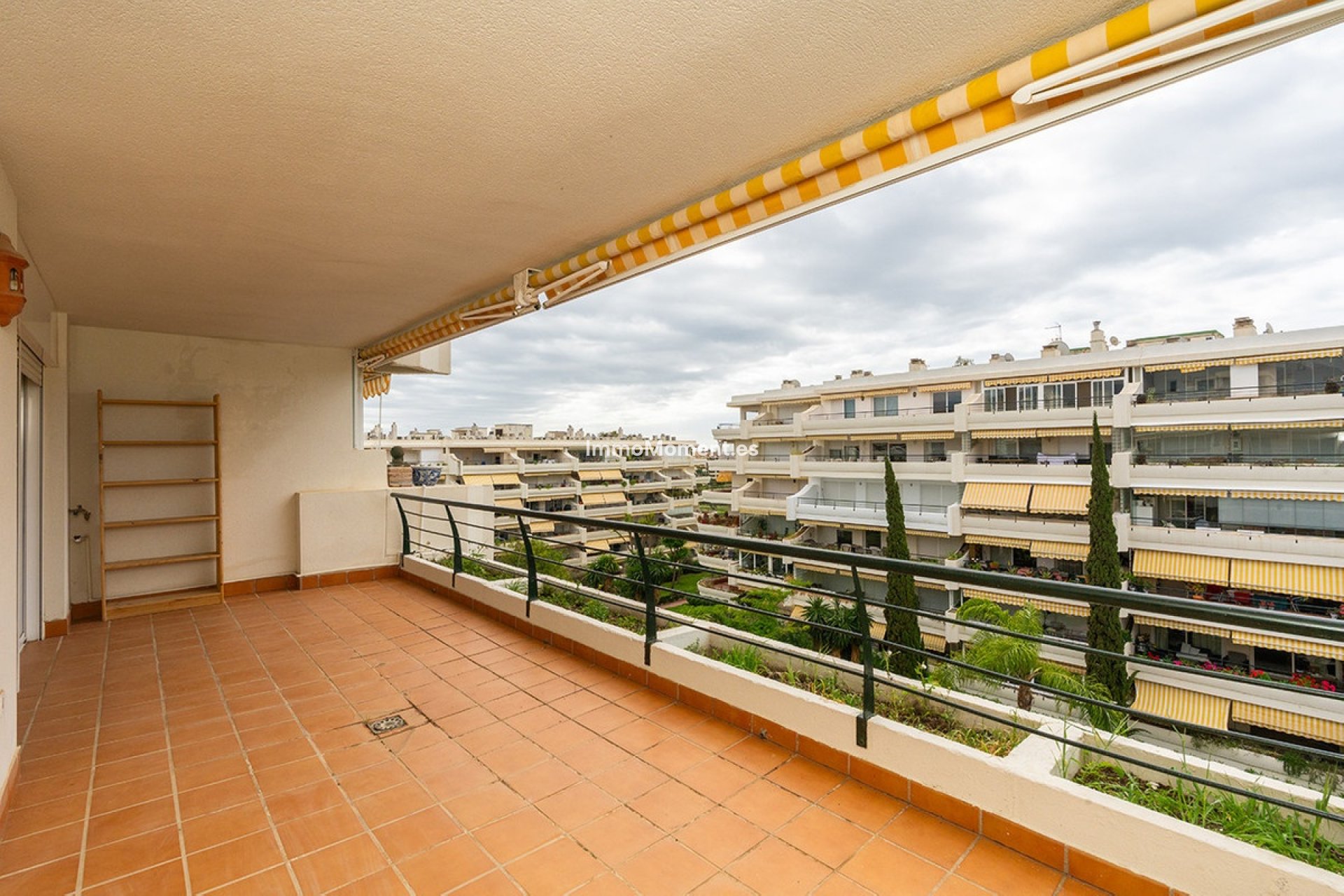 Resale - Apartment - Marbella - Guadalmina Alta