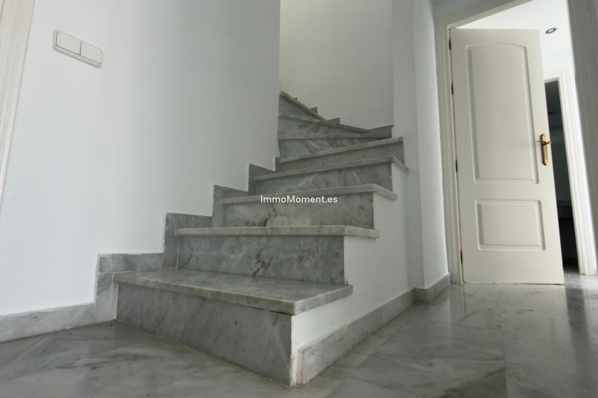 Resale - Apartment - Marbella - Guadalmina Baja