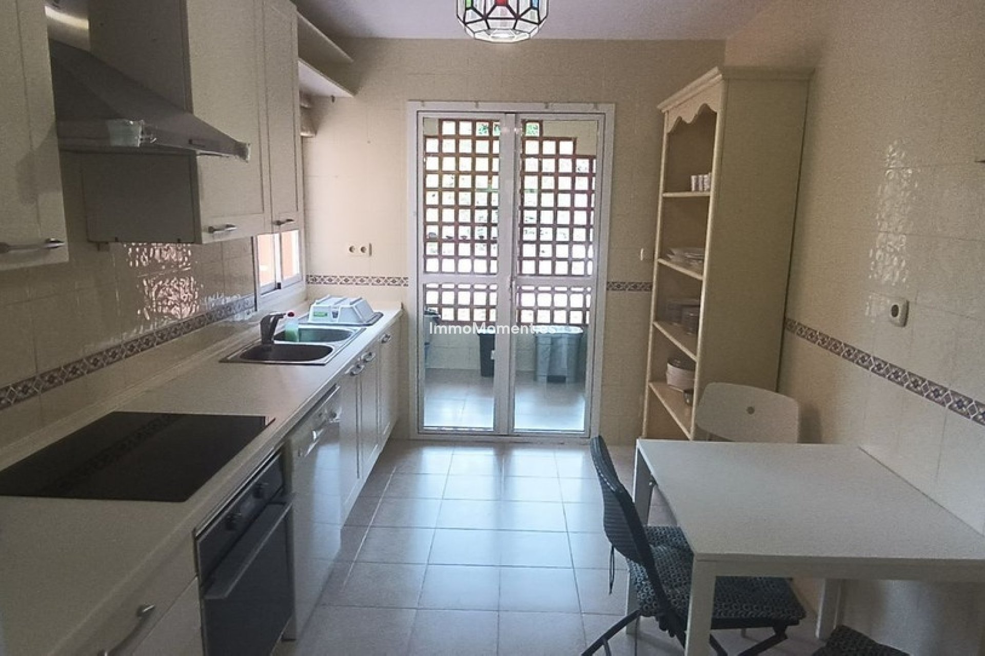 Resale - Apartment - Marbella - Guadalmina Baja