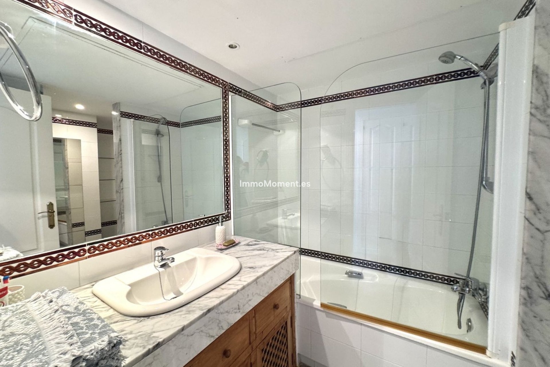 Resale - Apartment - Marbella - Guadalmina Baja
