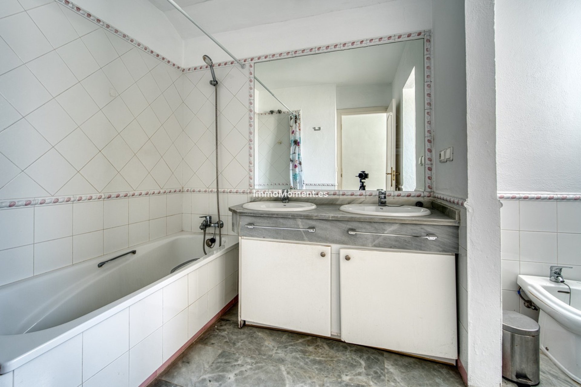 Resale - Apartment - Marbella - Guadalmina Baja