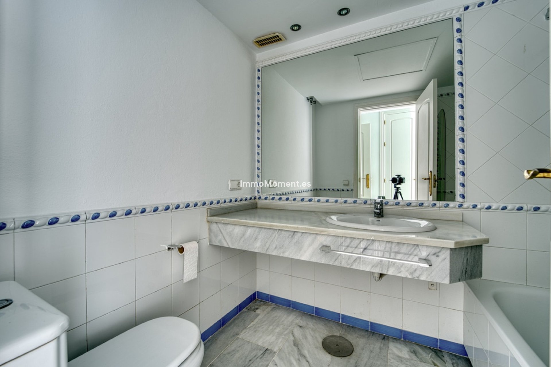 Resale - Apartment - Marbella - Guadalmina Baja