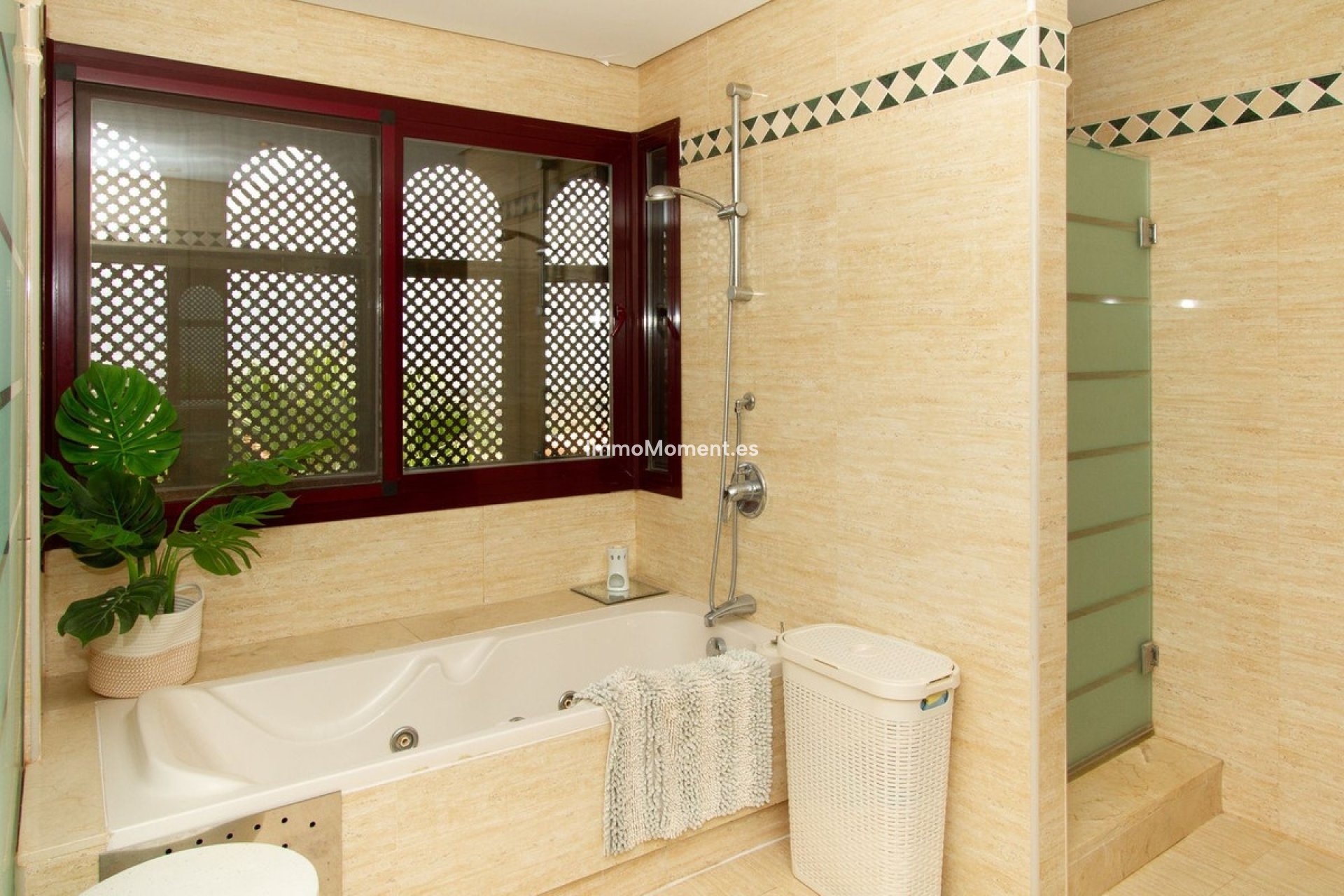 Resale - Apartment - Marbella - La Mairena