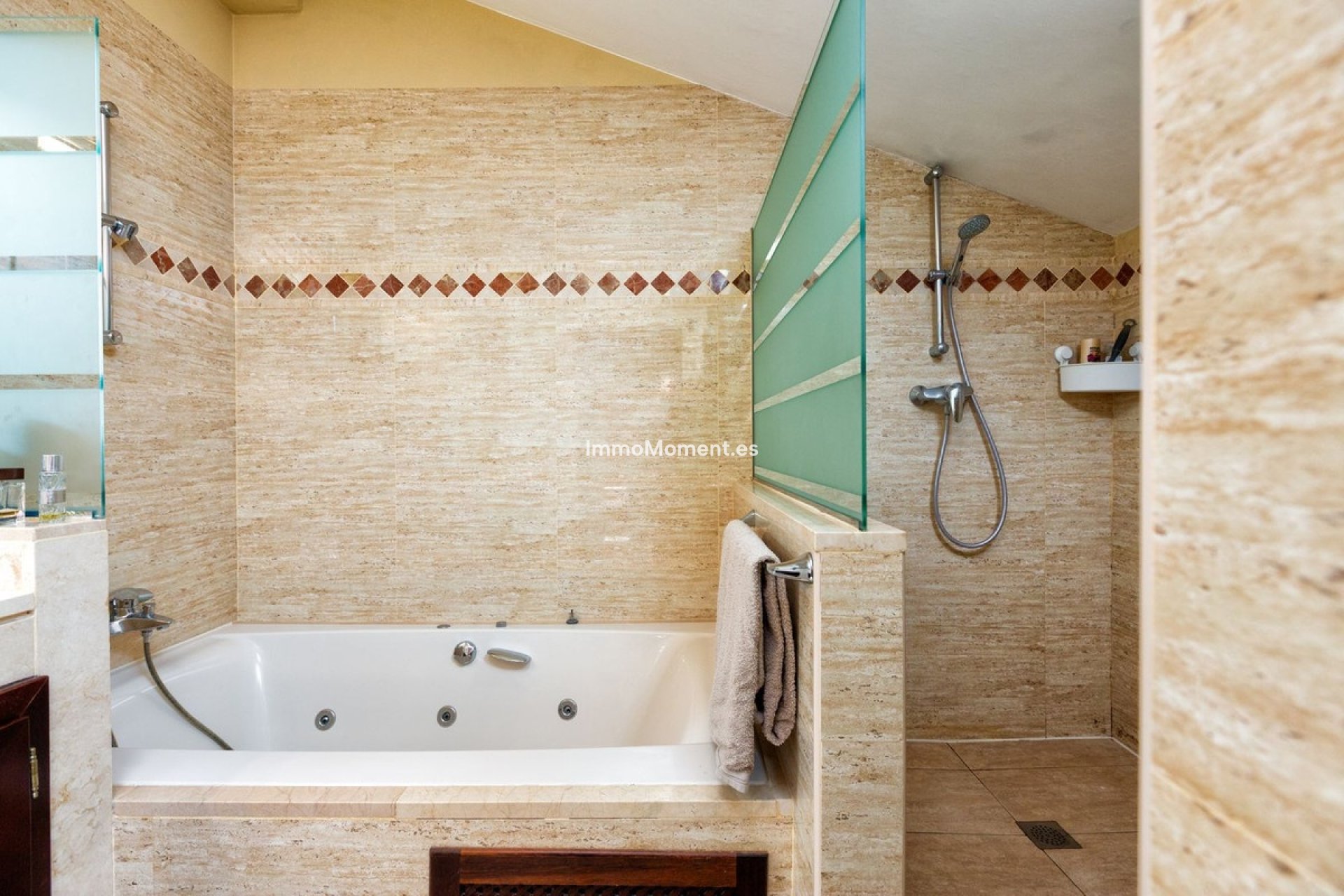 Resale - Apartment - Marbella - La Mairena