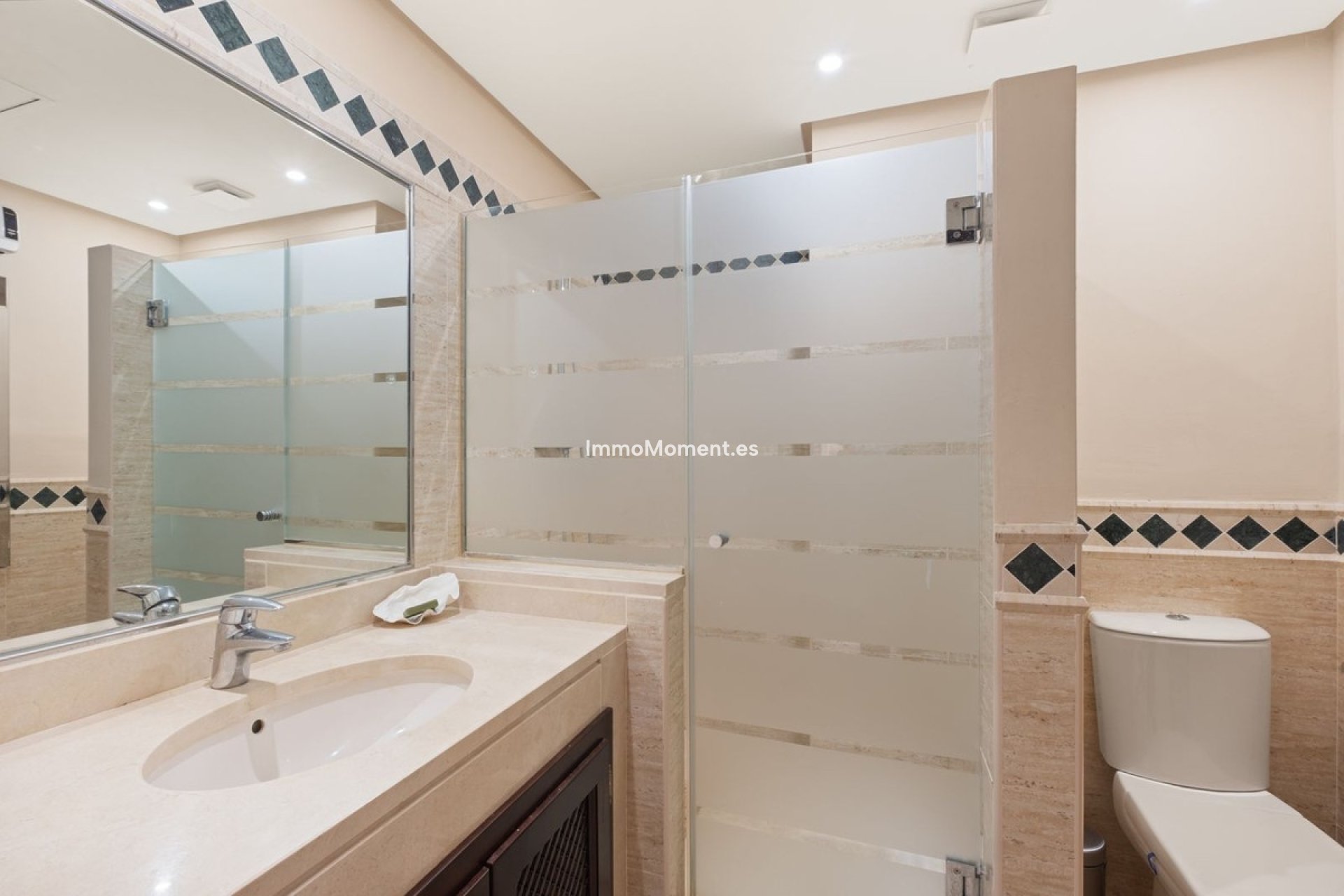 Resale - Apartment - Marbella - La Mairena