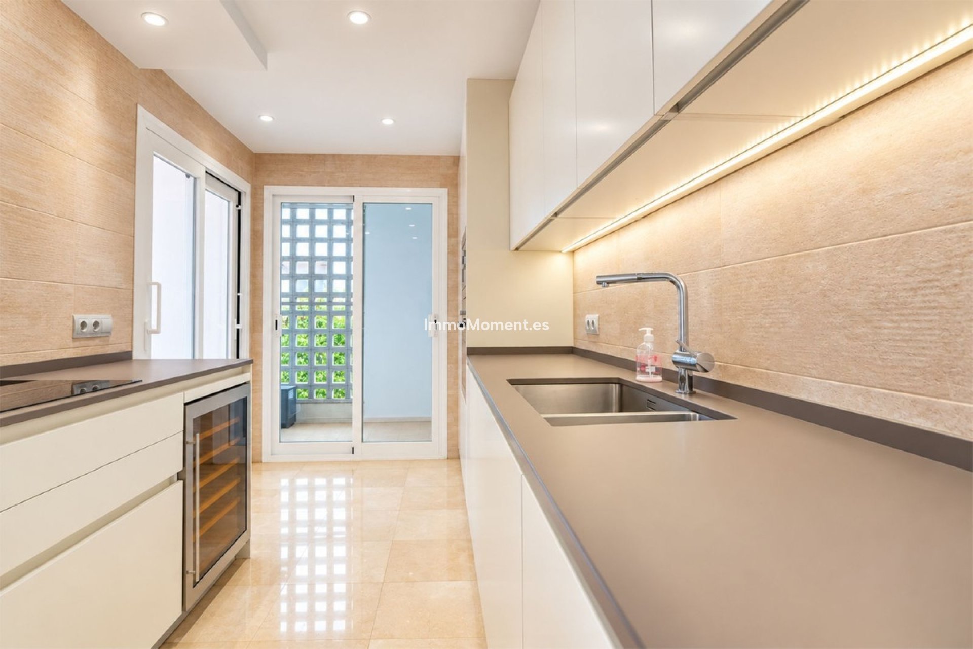 Resale - Apartment - Marbella - La Mairena