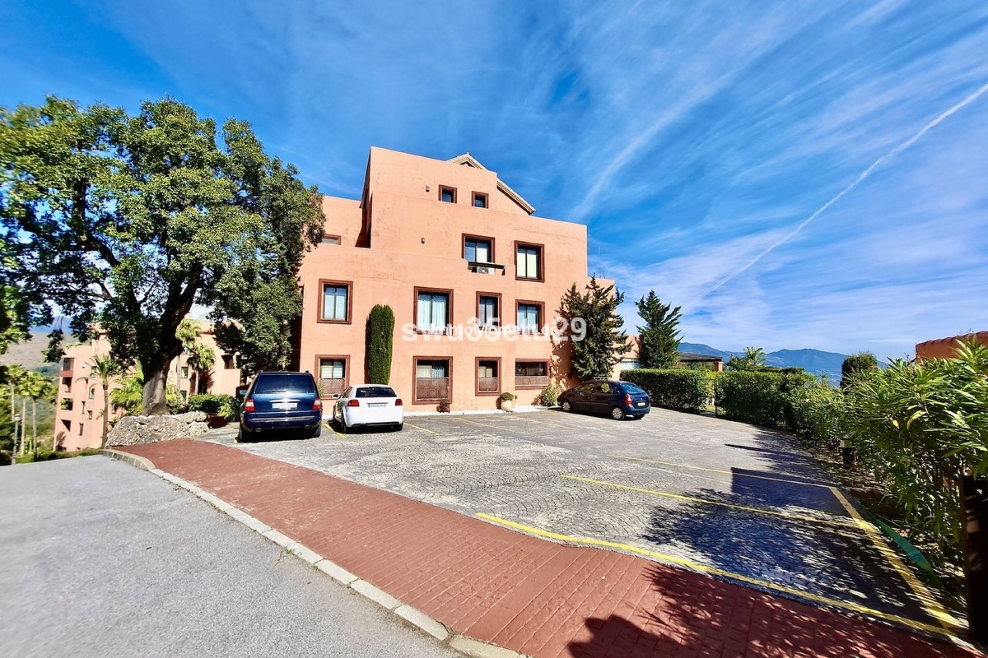 Resale - Apartment - Marbella - La Mairena