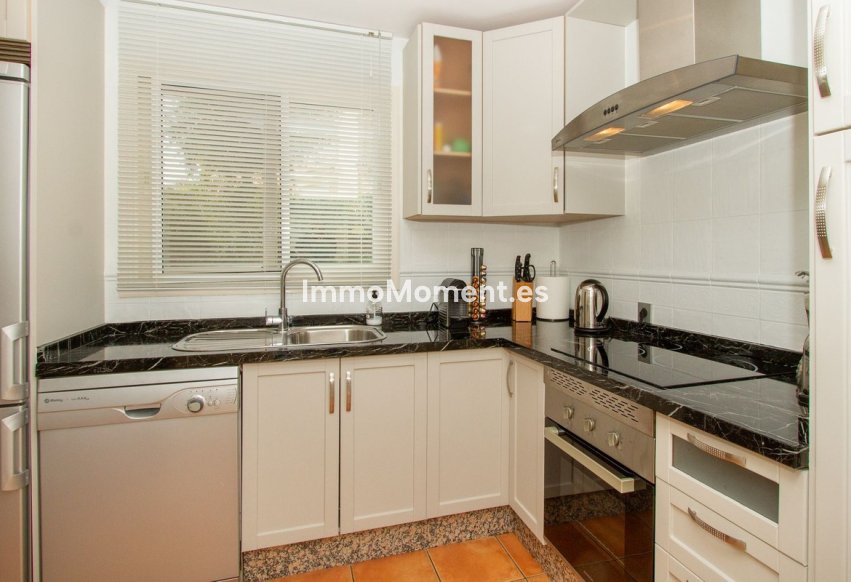 Resale - Apartment - Marbella - La Mairena