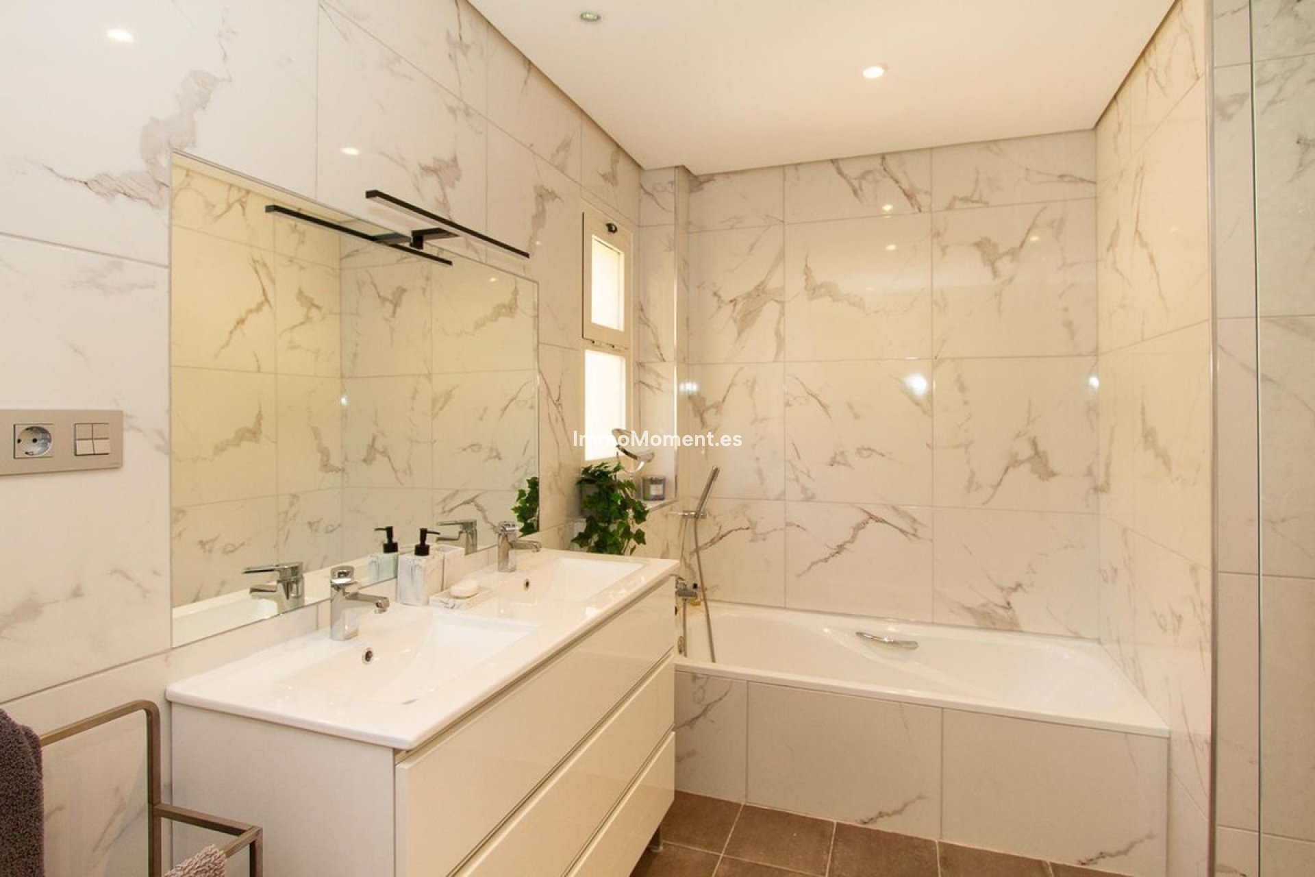 Resale - Apartment - Marbella - La Mairena