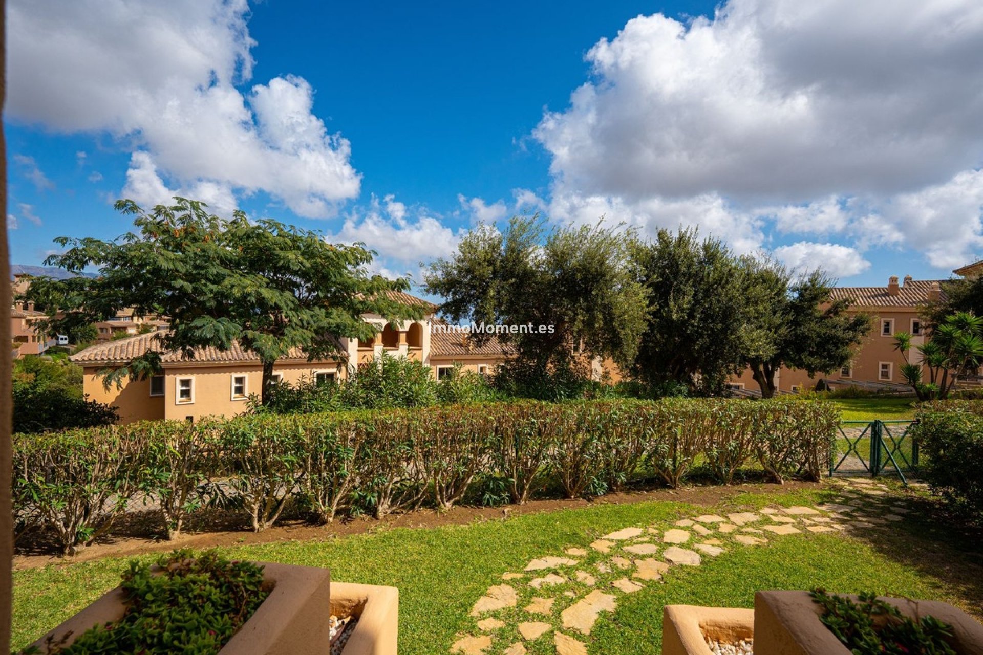 Resale - Apartment - Marbella - La Mairena