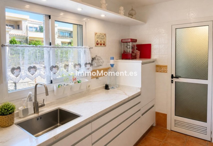 Resale - Apartment - Marbella - La Mairena