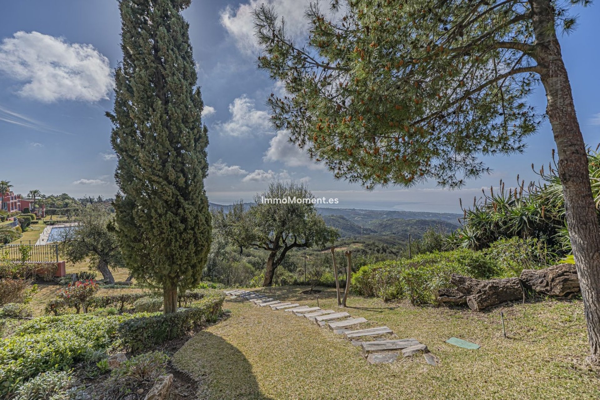 Resale - Apartment - Marbella - La Mairena
