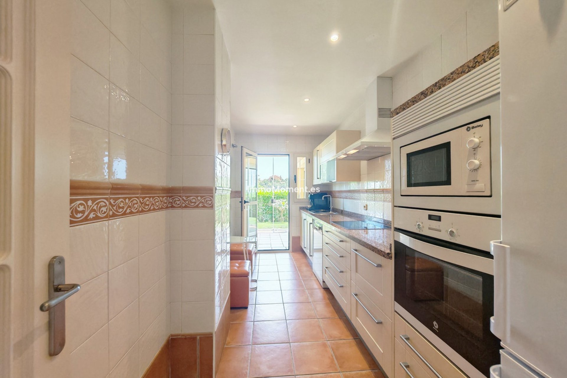 Resale - Apartment - Marbella - La Mairena
