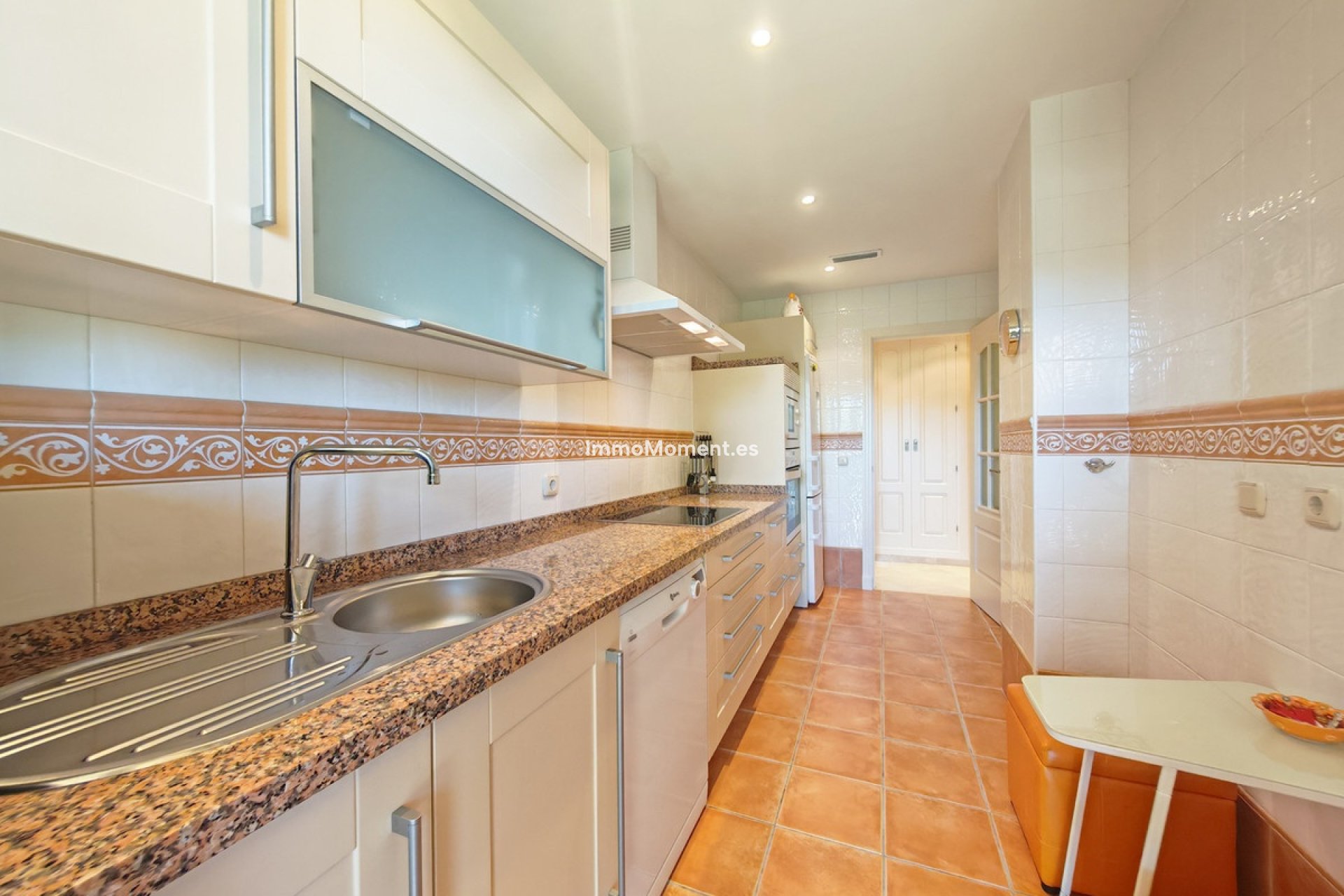 Resale - Apartment - Marbella - La Mairena