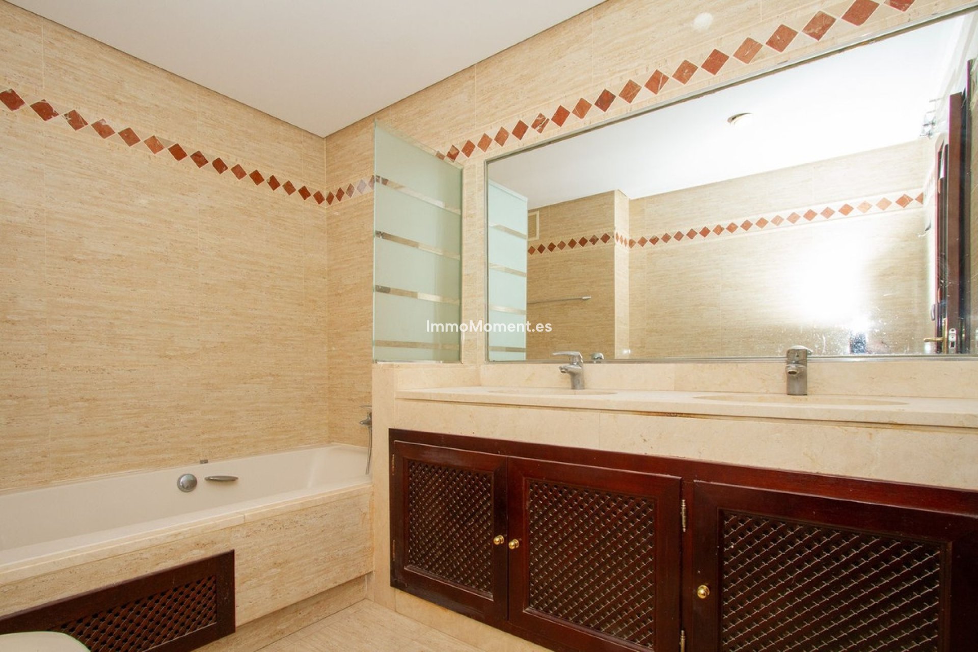 Resale - Apartment - Marbella - La Mairena