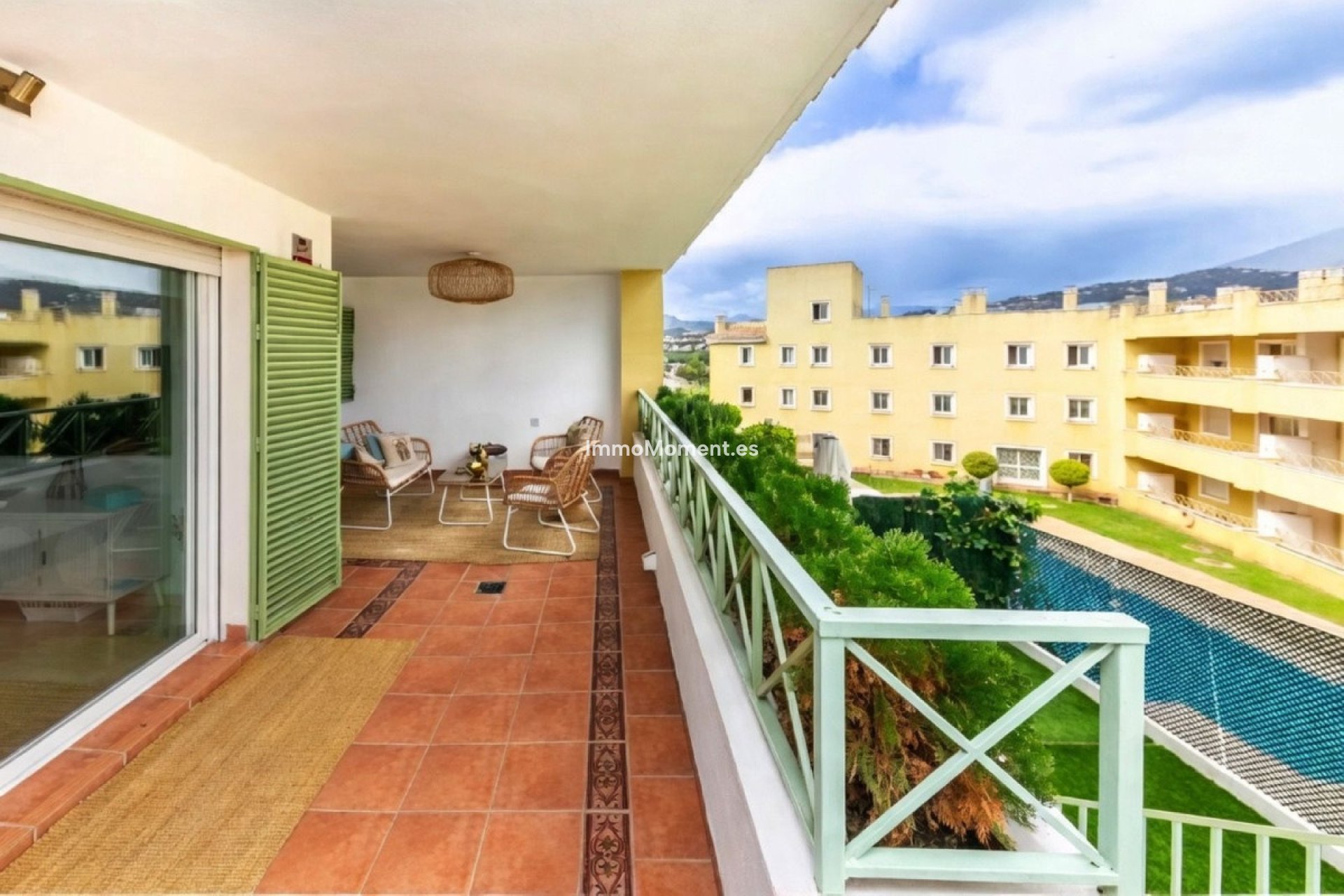 Resale - Apartment - Marbella - Las Brisas