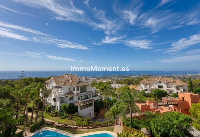 Resale - Apartment - Marbella - Nueva Andalucía