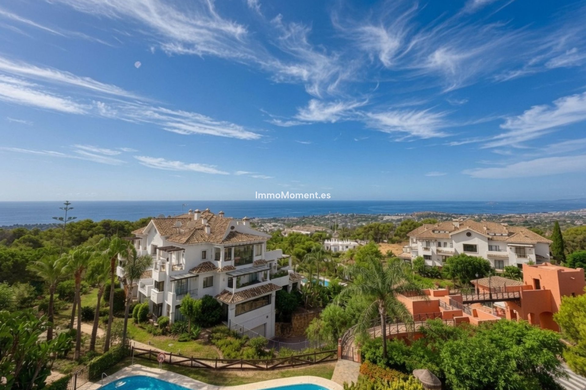 Resale - Apartment - Marbella - Nueva Andalucía