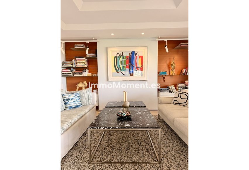 Resale - Apartment - Marbella - Nueva Andalucía