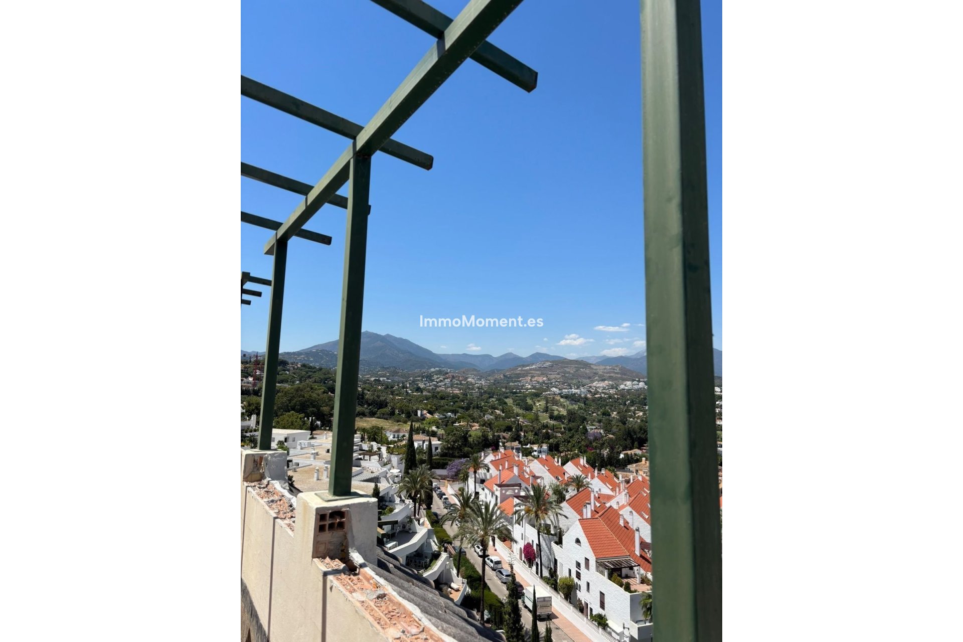 Resale - Apartment - Marbella - Nueva Andalucía