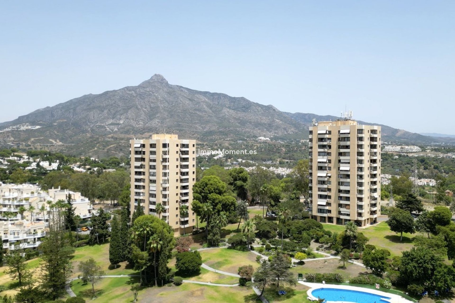 Resale - Apartment - Marbella - Nueva Andalucía