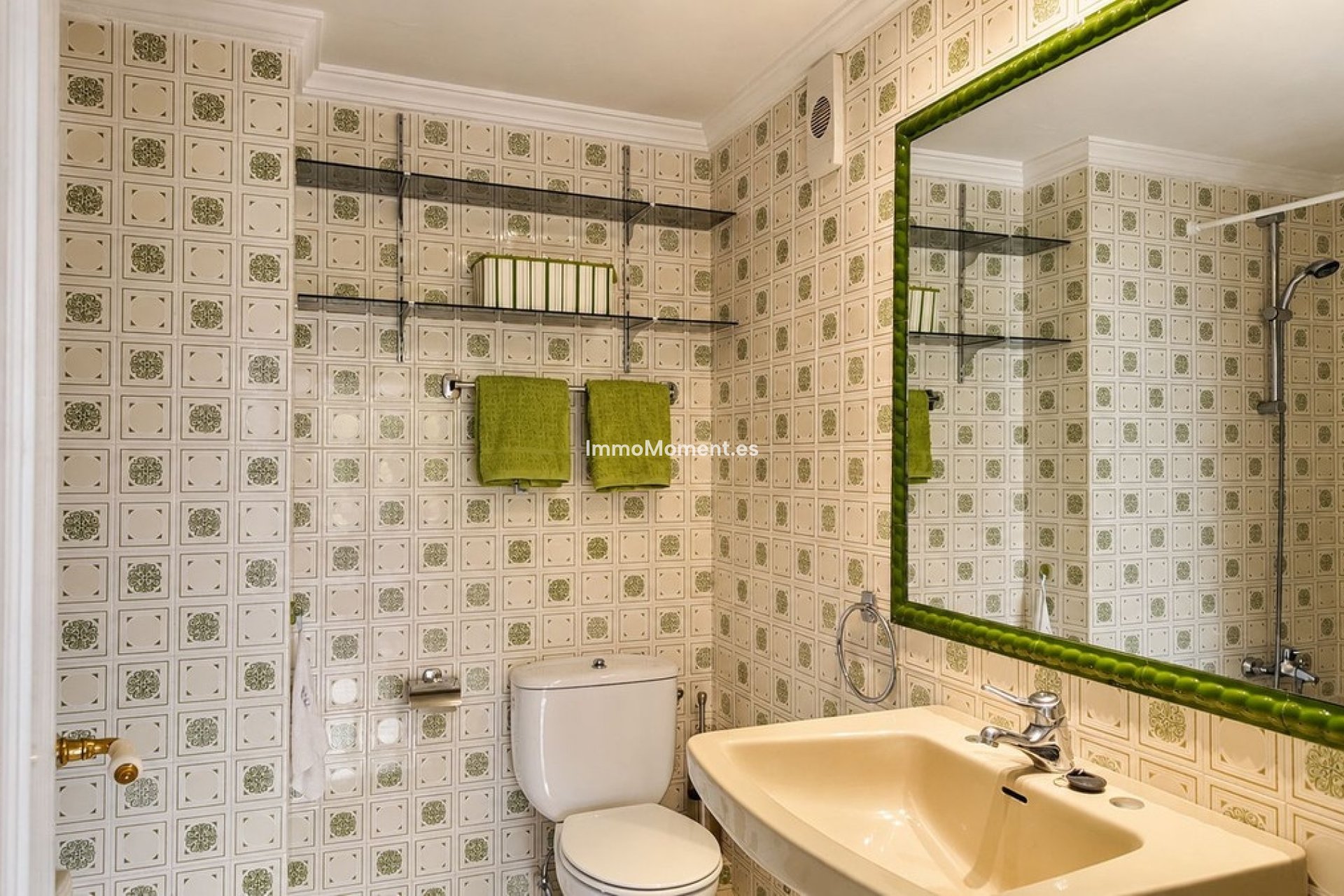 Resale - Apartment - Marbella - Nueva Andalucía