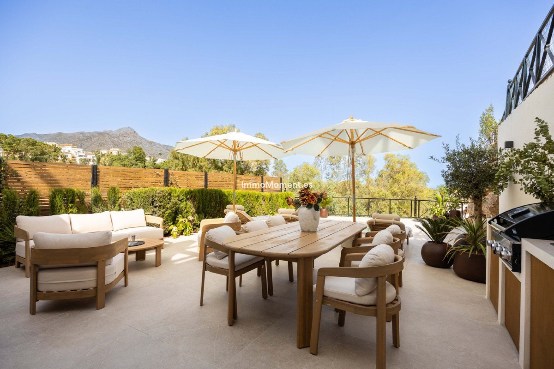 Resale - Apartment - Marbella - Nueva Andalucía