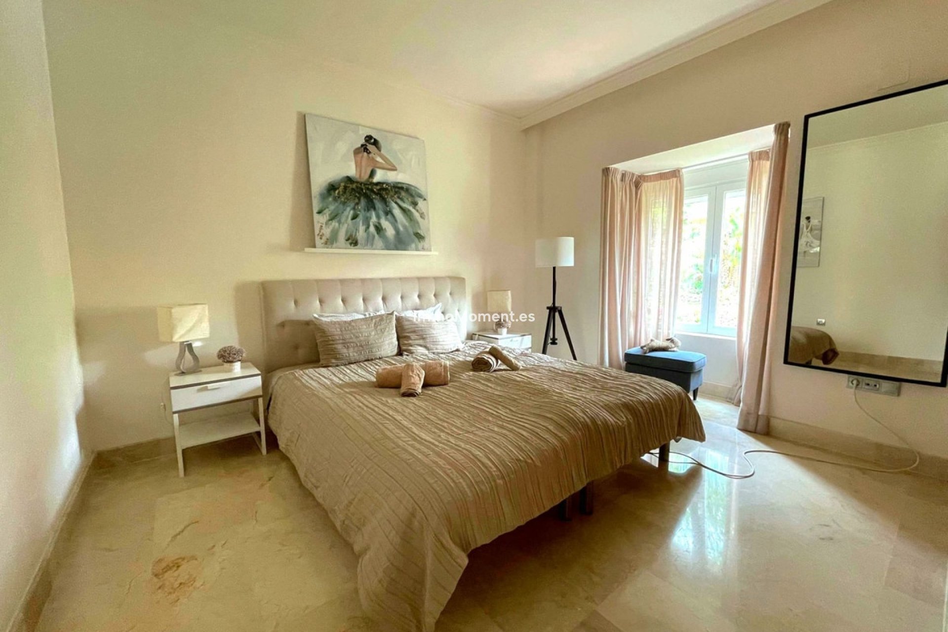 Resale - Apartment - Marbella - Nueva Andalucía