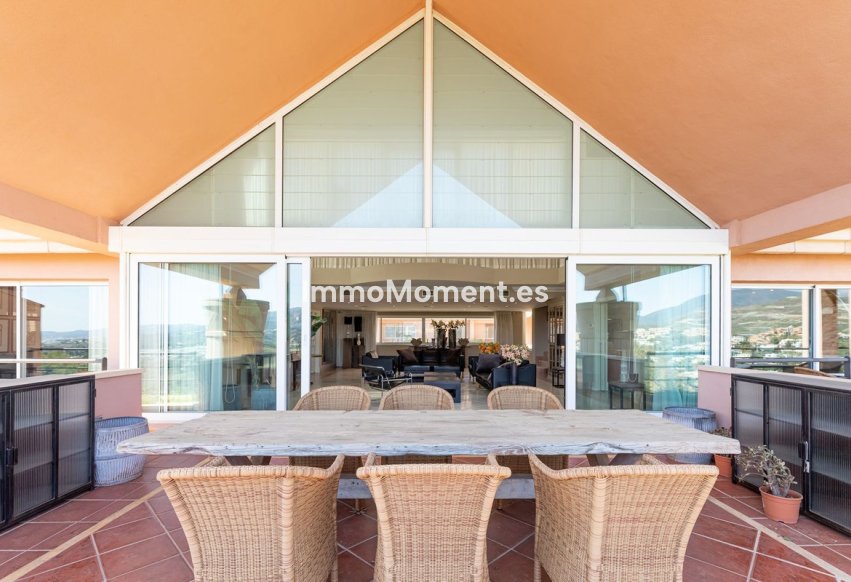Resale - Apartment - Marbella - Nueva Andalucía
