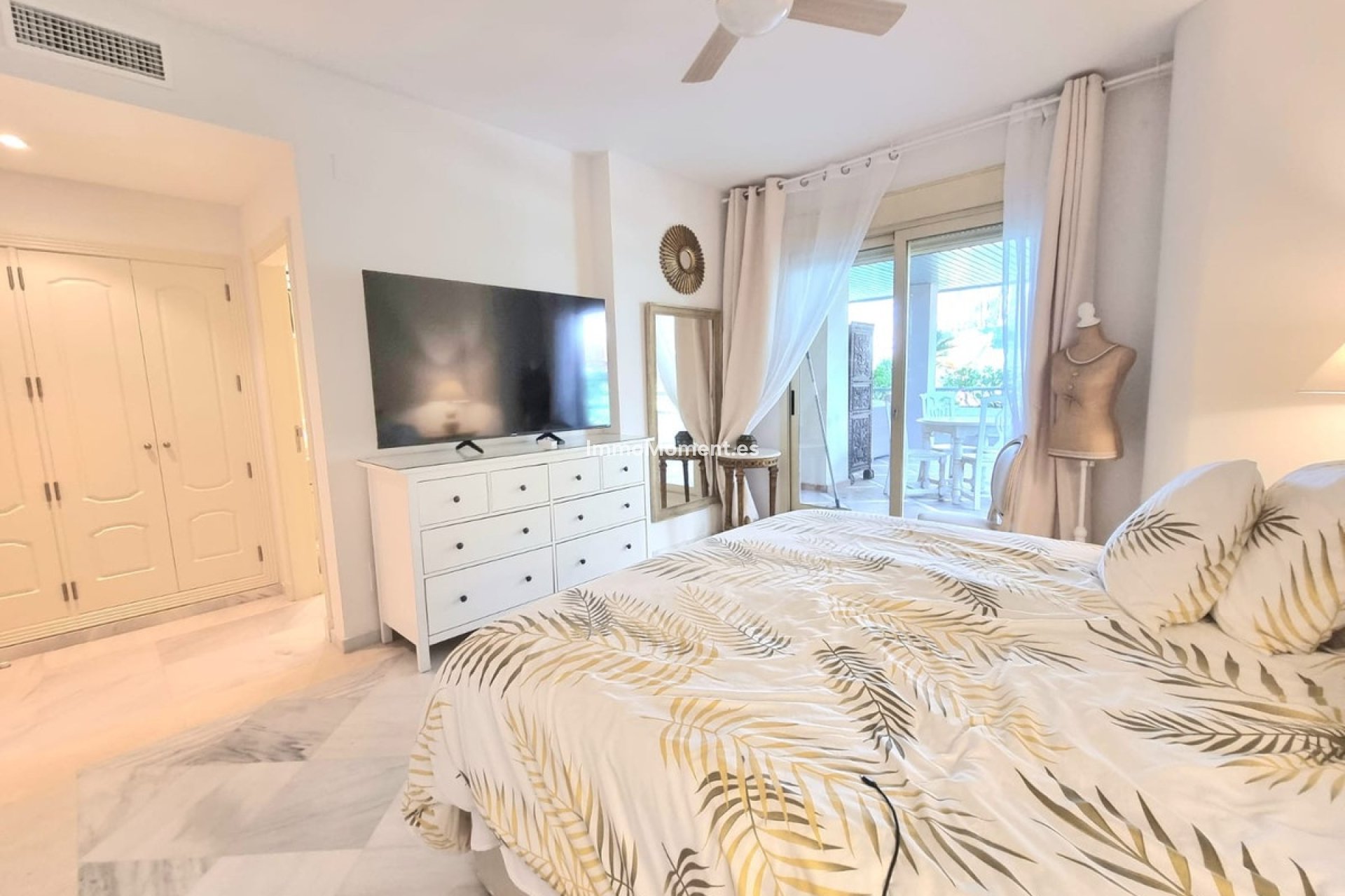 Resale - Apartment - Marbella - Nueva Andalucía