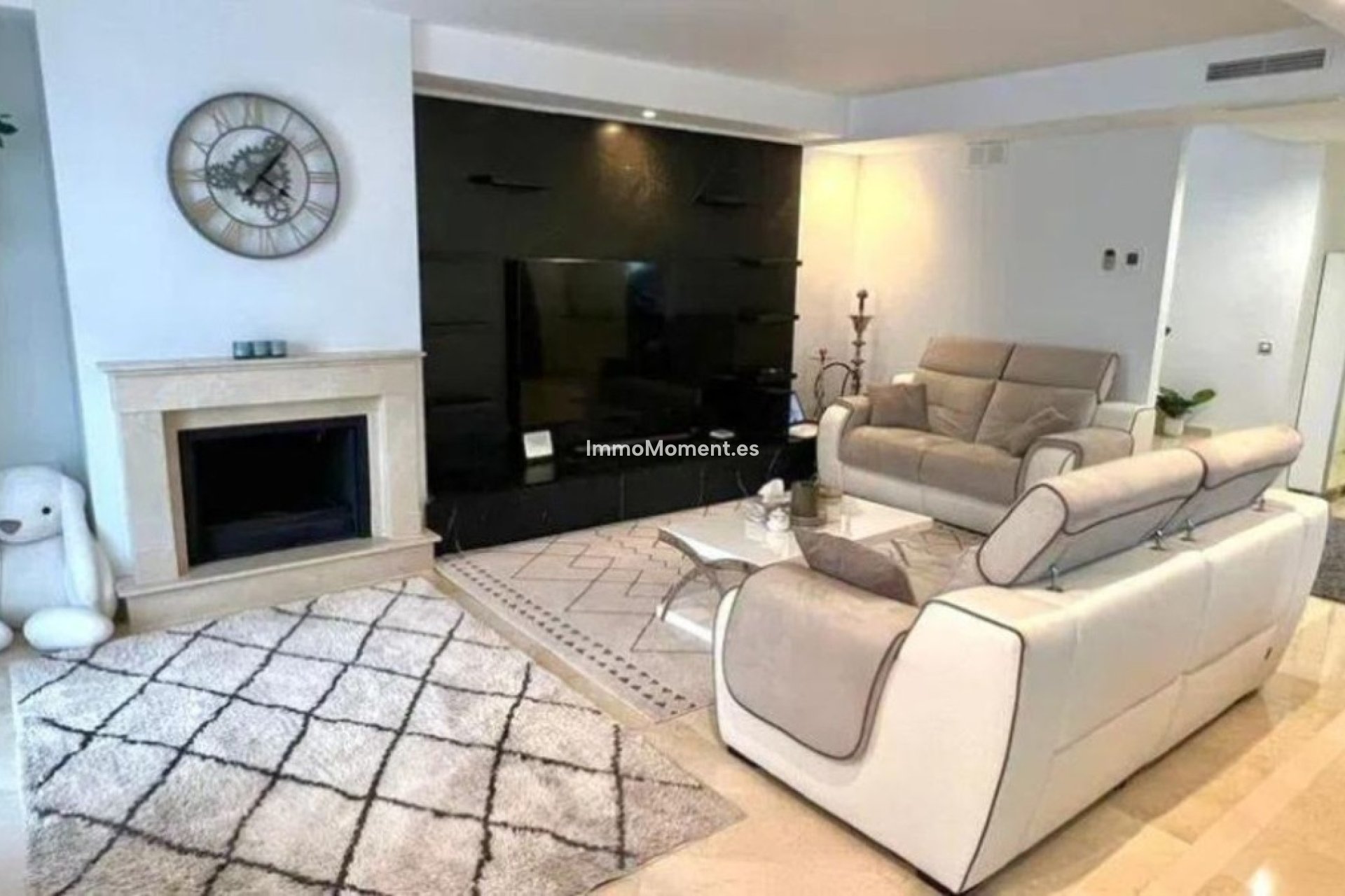 Resale - Apartment - Marbella - Nueva Andalucía